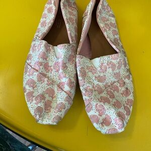 Toms Pink and White Patterned Flats